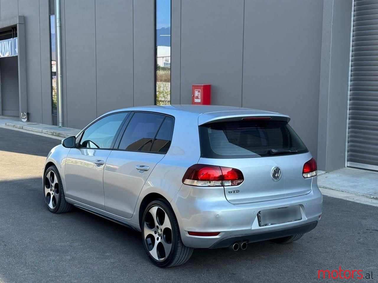 2011' Volkswagen Golf photo #6