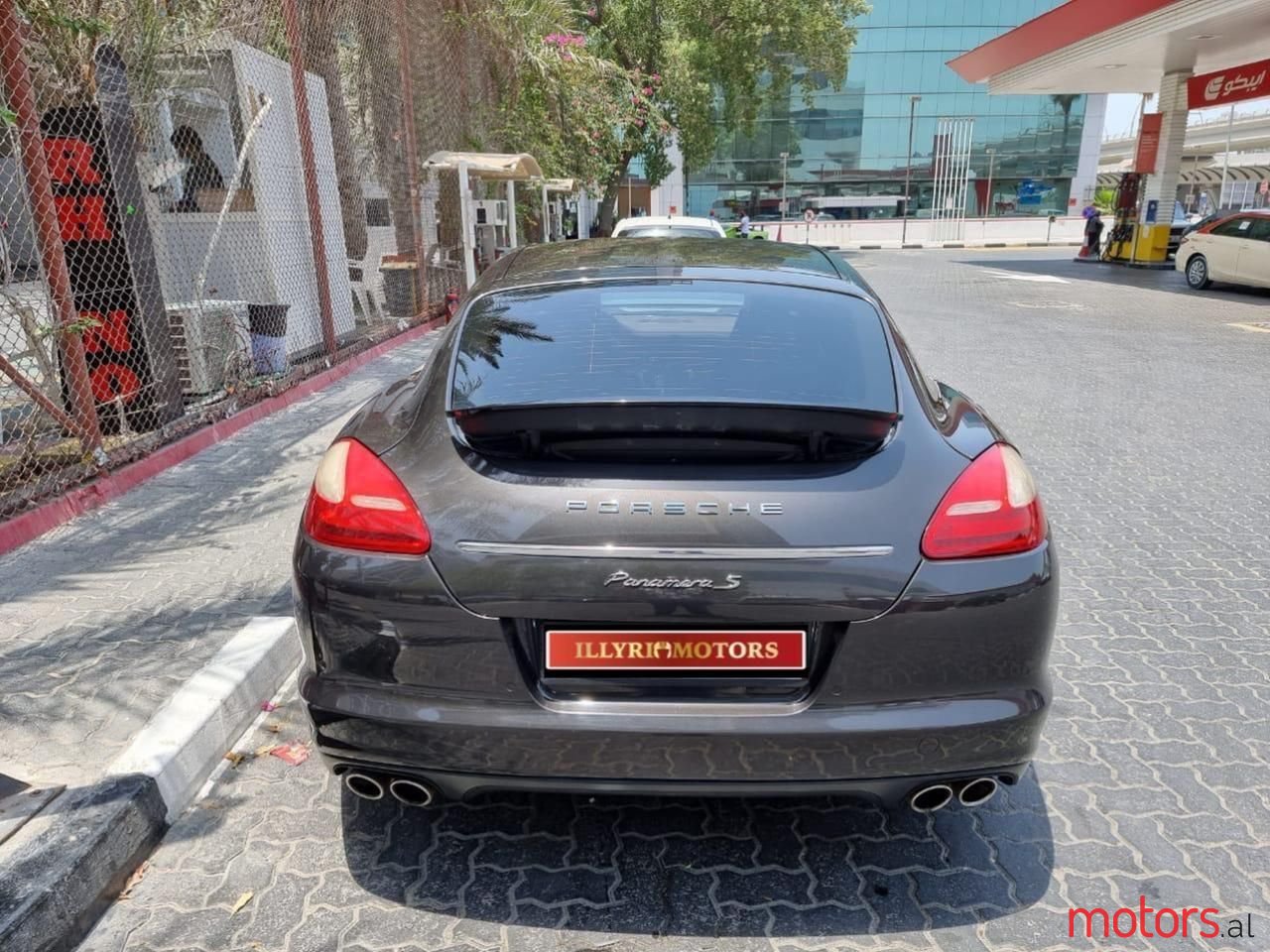 2010' Porsche Panamera photo #2