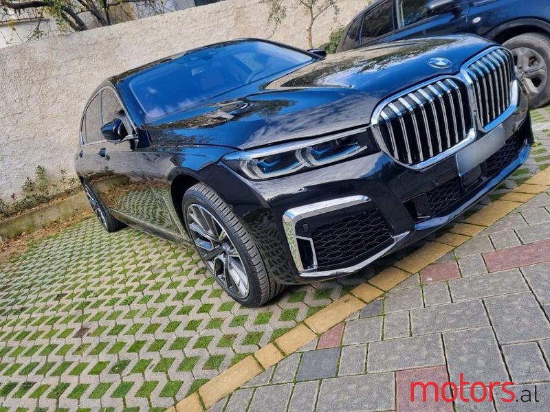 2017' BMW 730 photo #2