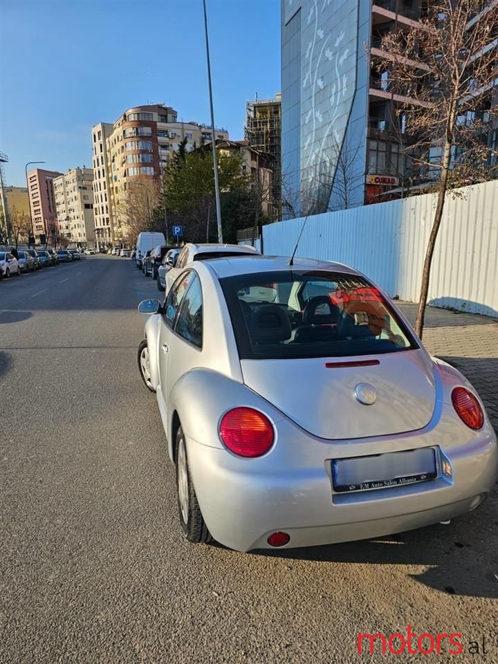 2002' Volkswagen Beetle photo #3