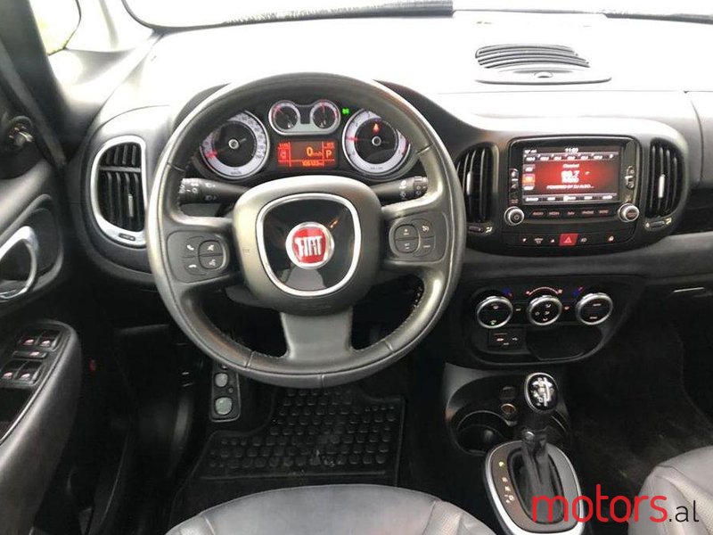 2015' Fiat 500L photo #1