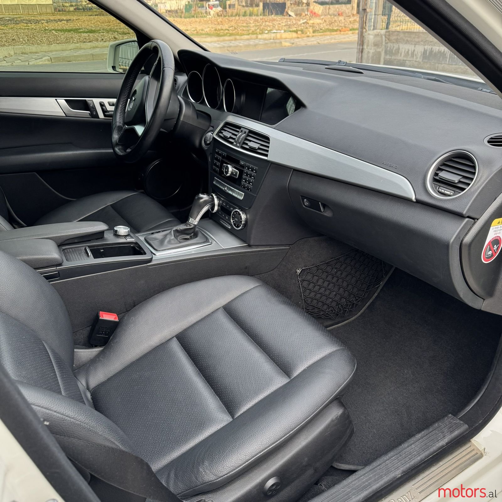 2012' Mercedes-Benz C 220 photo #5