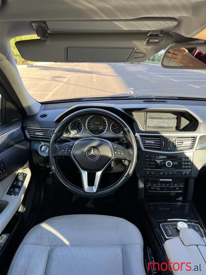 2010' Mercedes-Benz E 350 photo #2