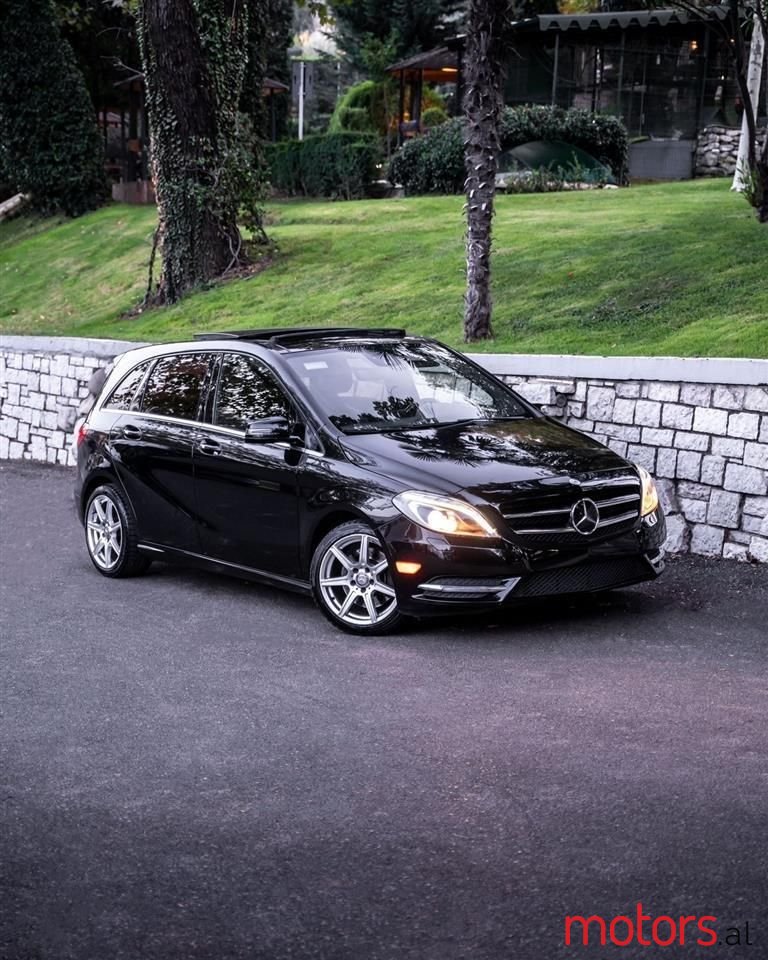 2013' Mercedes-Benz B 250 photo #2