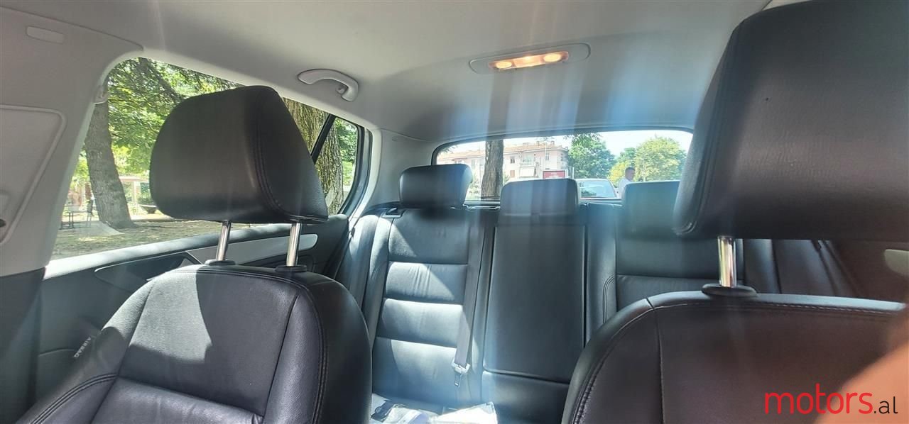 2012' Volkswagen Golf photo #6