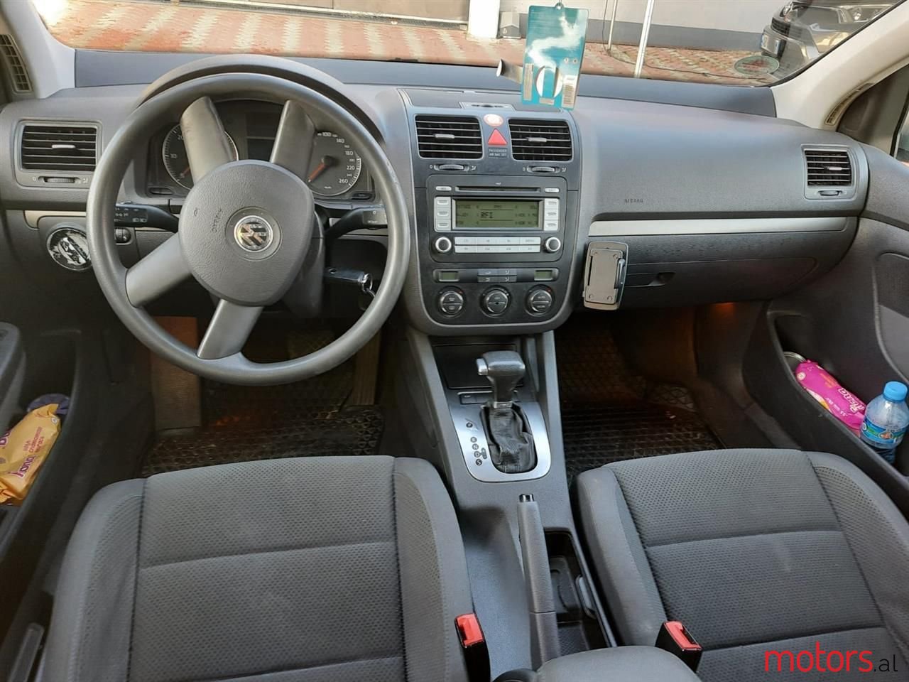 2004' Volkswagen Golf photo #5