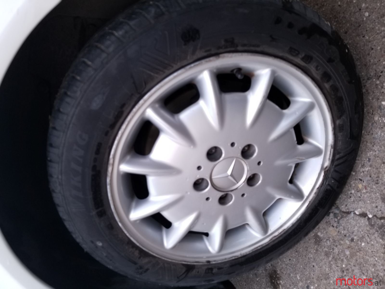 2000' Mercedes-Benz 220E photo #3