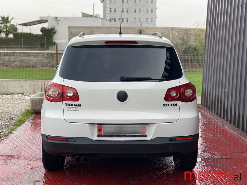 2009' Volkswagen Tiguan photo #4