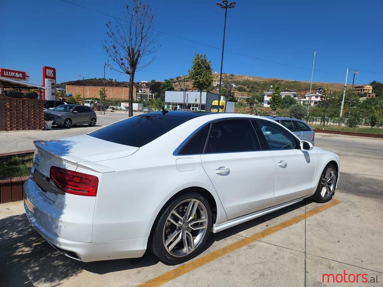 2011' Audi A8 photo #4