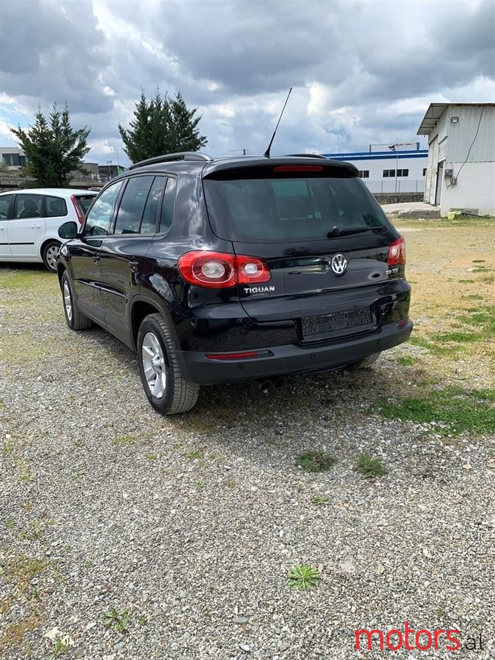 2008' Volkswagen Tiguan photo #5