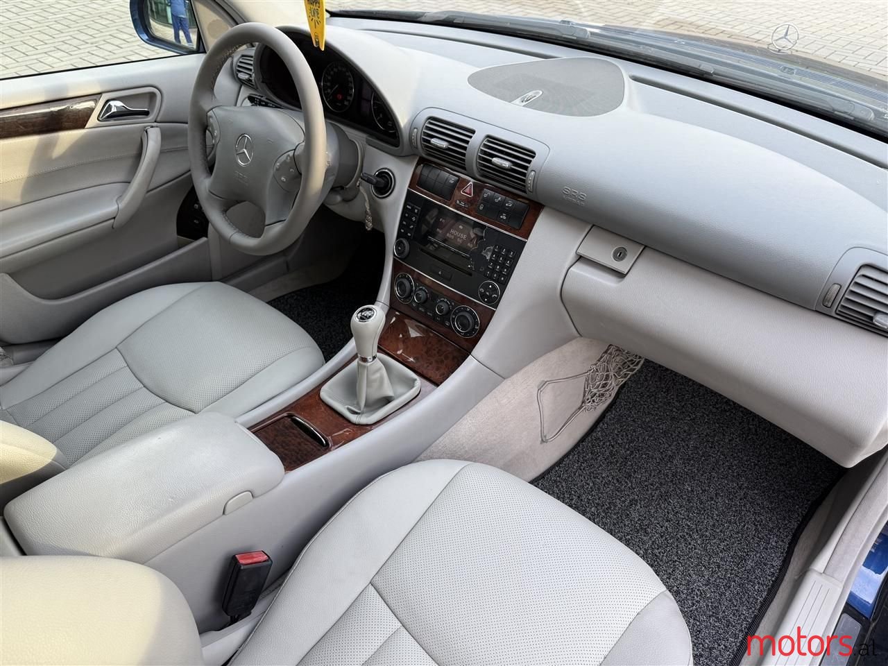 2005' Mercedes-Benz C 220 photo #6