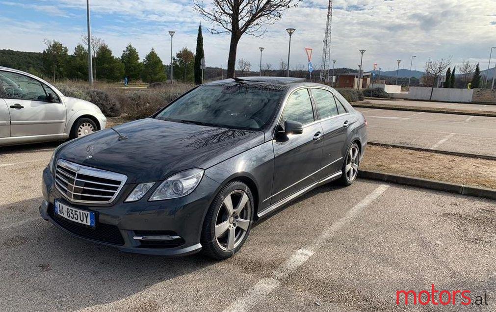 2012' Mercedes-Benz E 350 photo #1