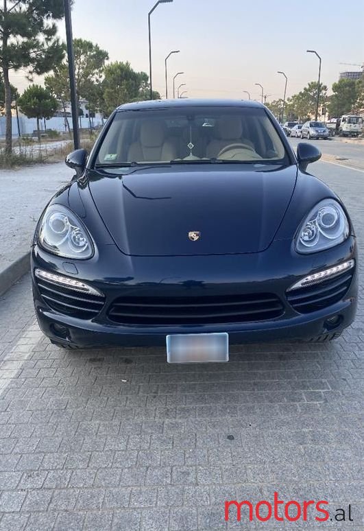 2012' Porsche Cayenne photo #3