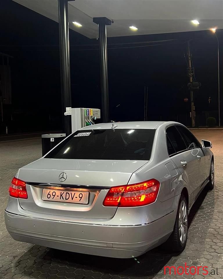 2010' Mercedes-Benz 220 photo #3