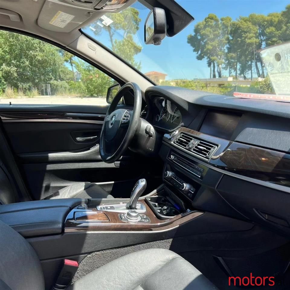 2013' BMW 535 photo #5