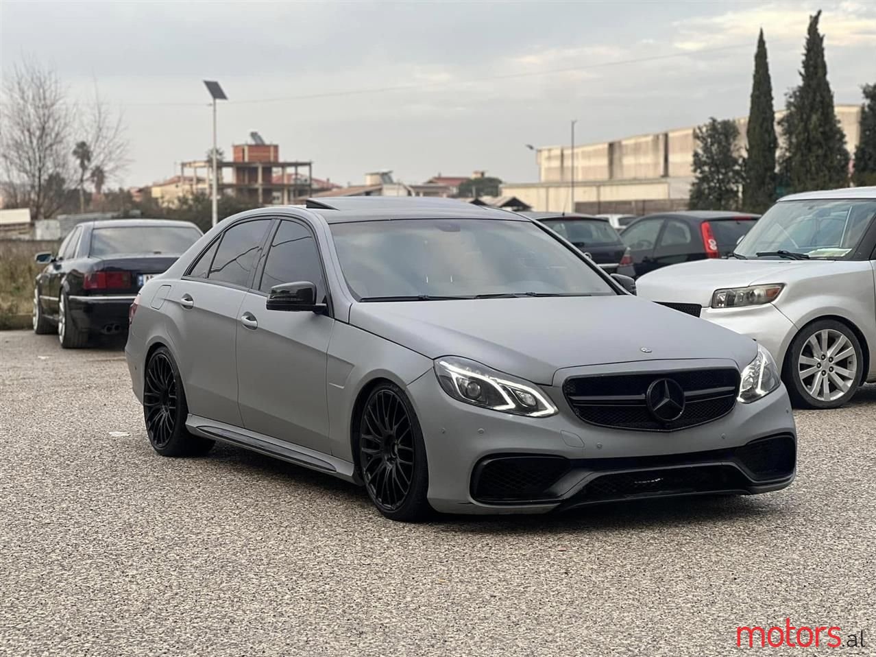 2010' Mercedes-Benz E 500 photo #6