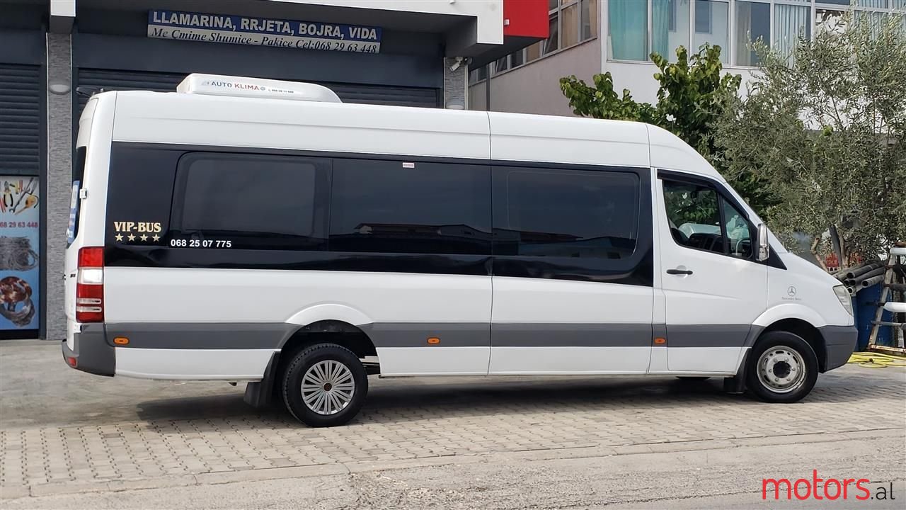 2009' Mercedes-Benz 300 photo #3