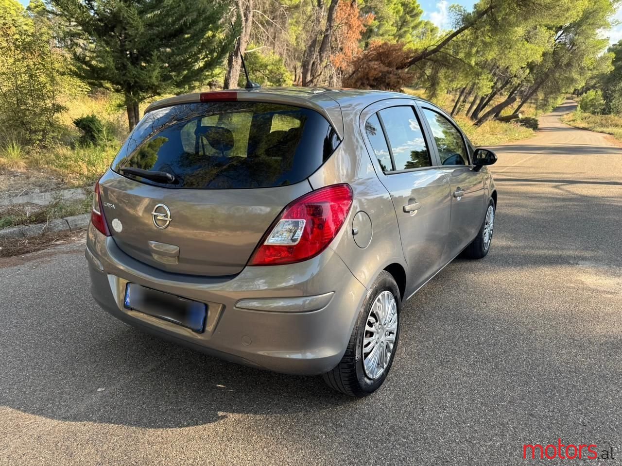 2011' Opel Corsa photo #3