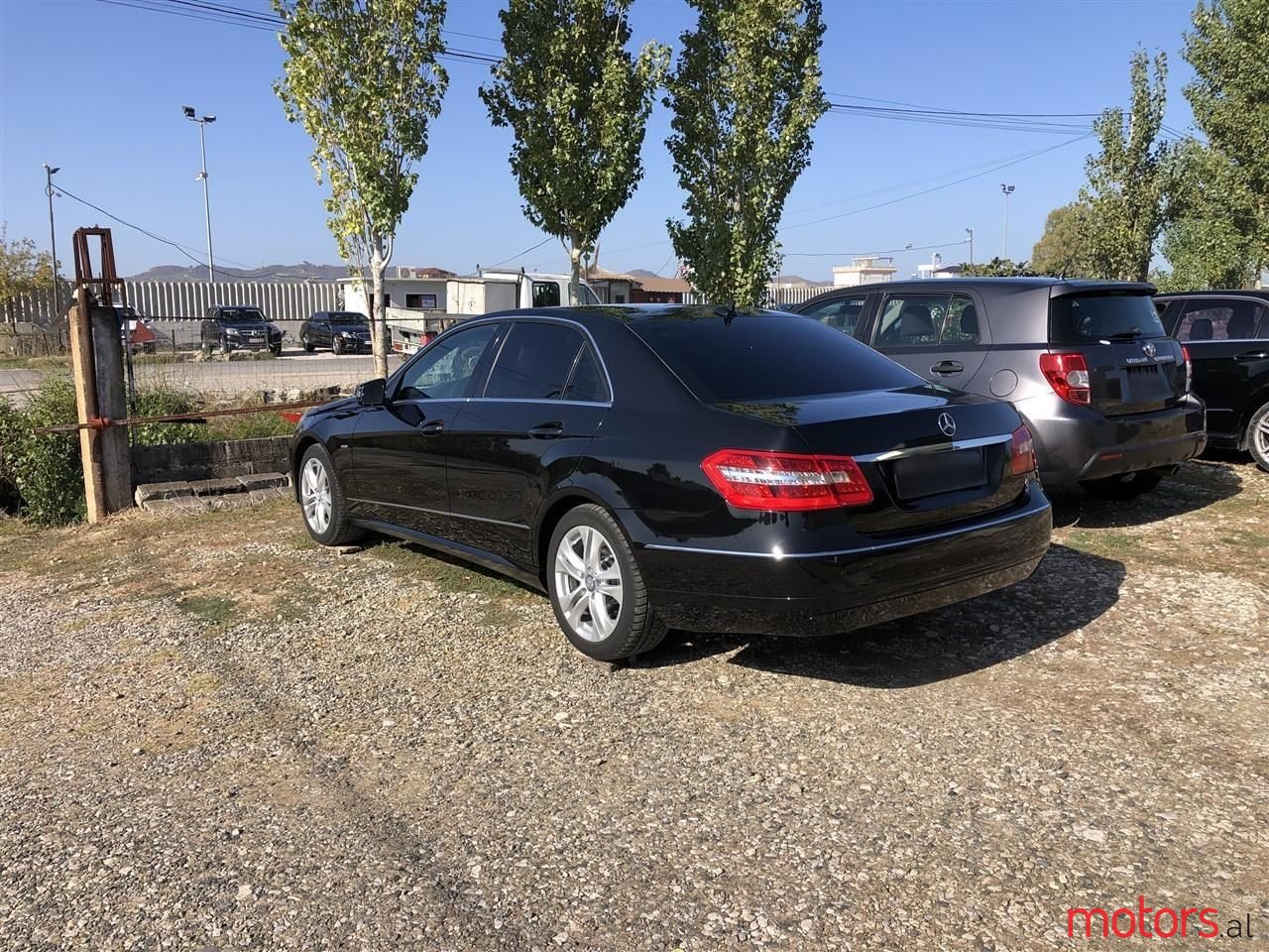 2011' Mercedes-Benz E 250 photo #3