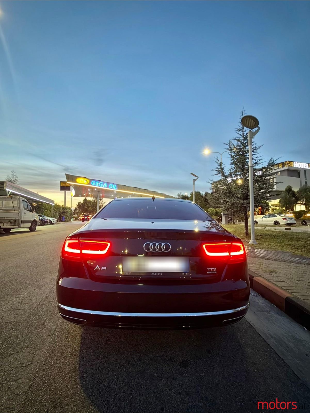 2012' Audi A8 photo #3
