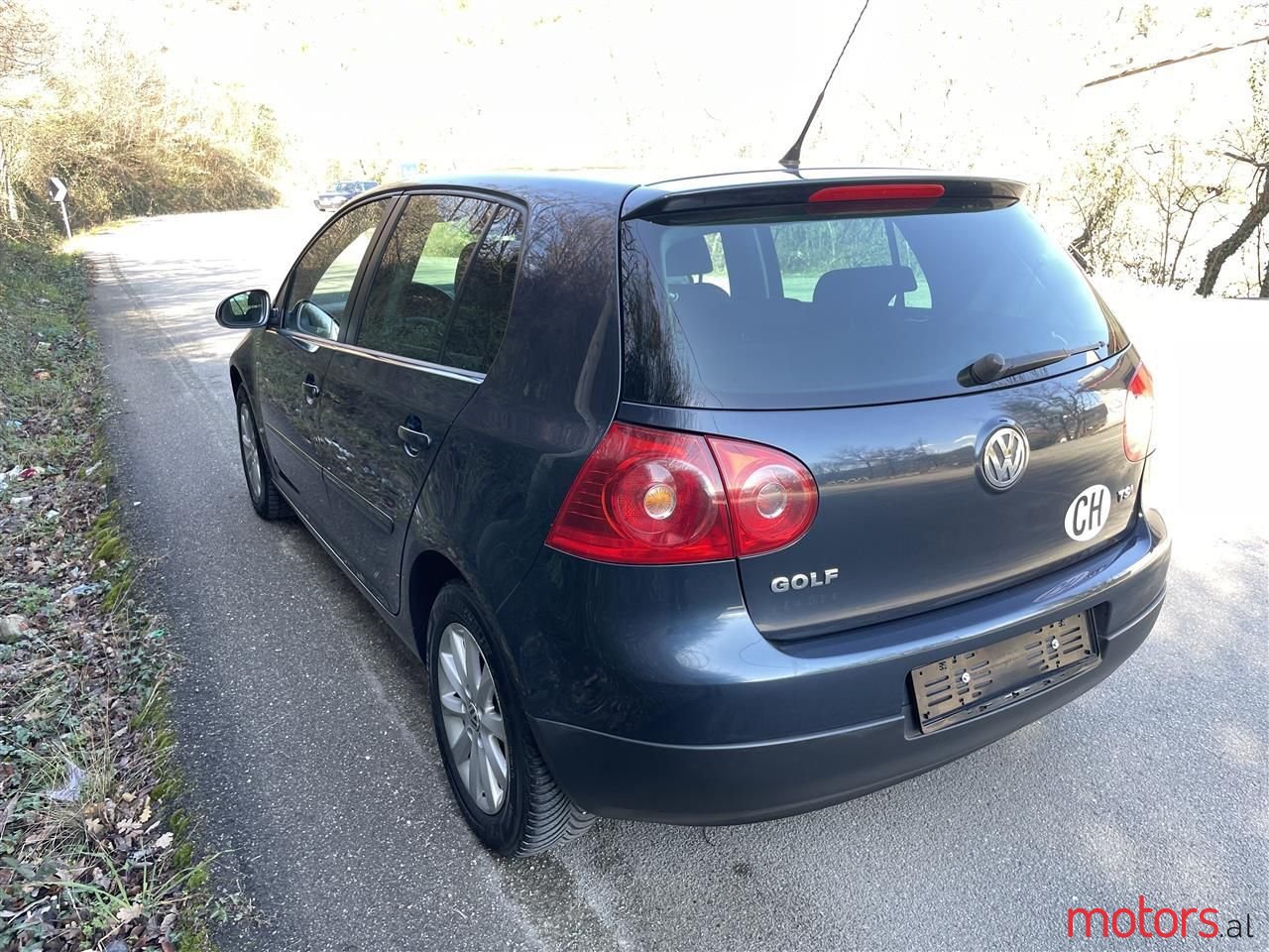 2008' Volkswagen Golf photo #3