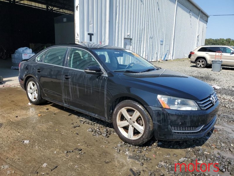 2013' Volkswagen Passat photo #2
