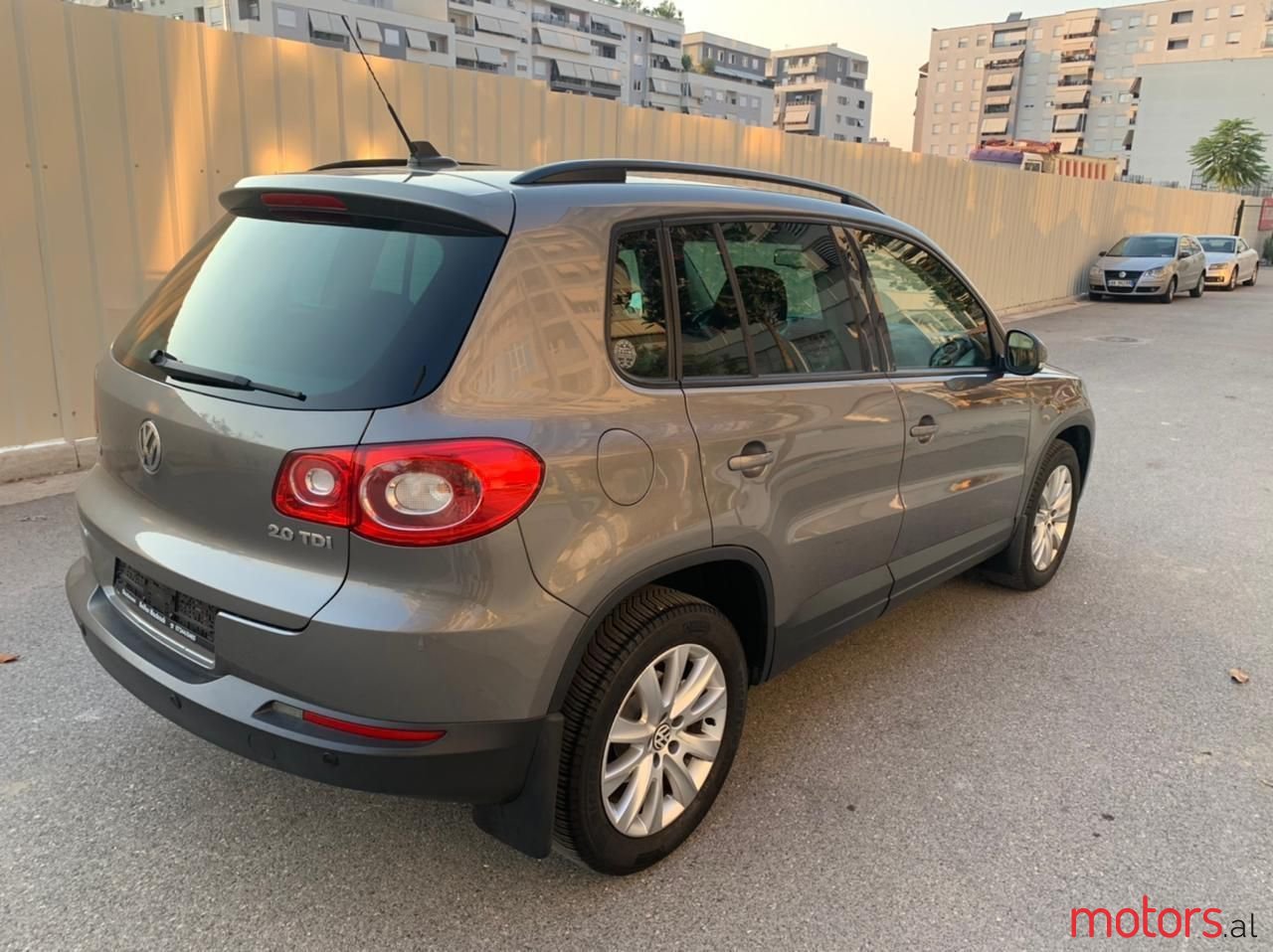 2008' Volkswagen Tiguan photo #3