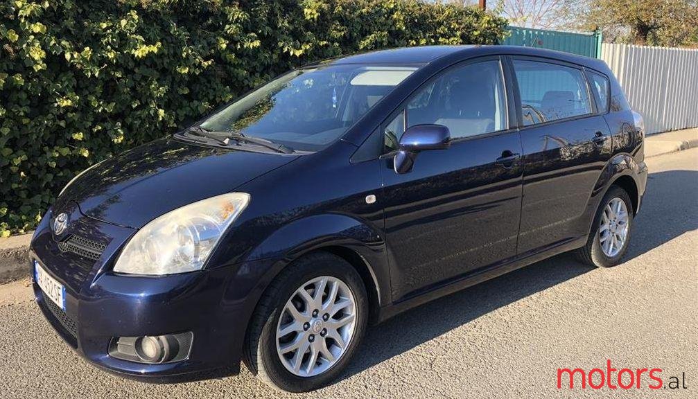 2008' Toyota Corolla Verso photo #1