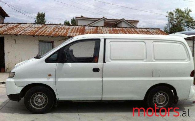 2002' Hyundai H-1 photo #1