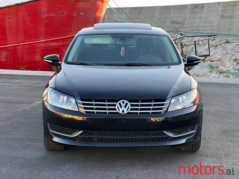 2012' Volkswagen Passat photo #1