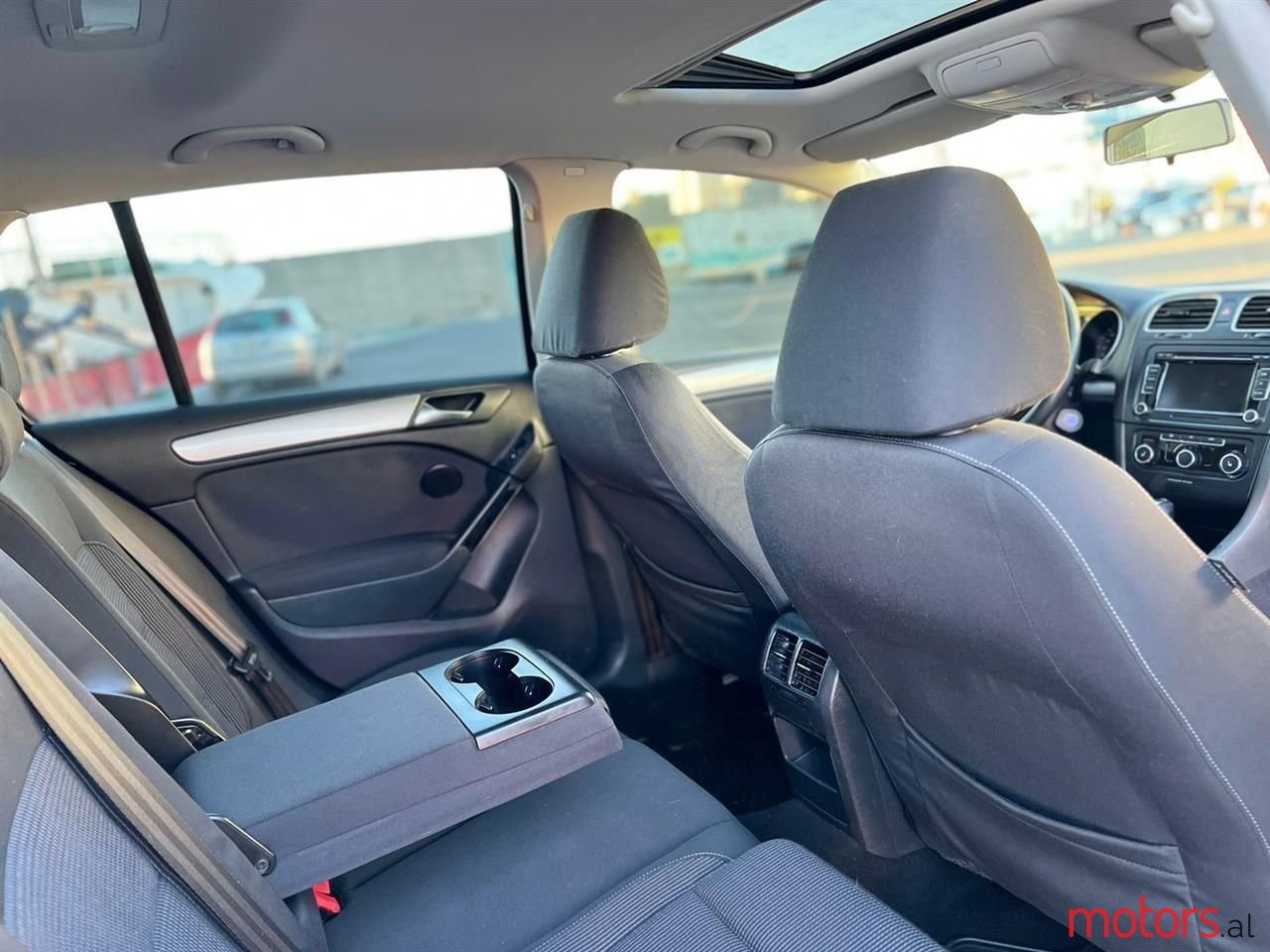 2012' Volkswagen Golf photo #2