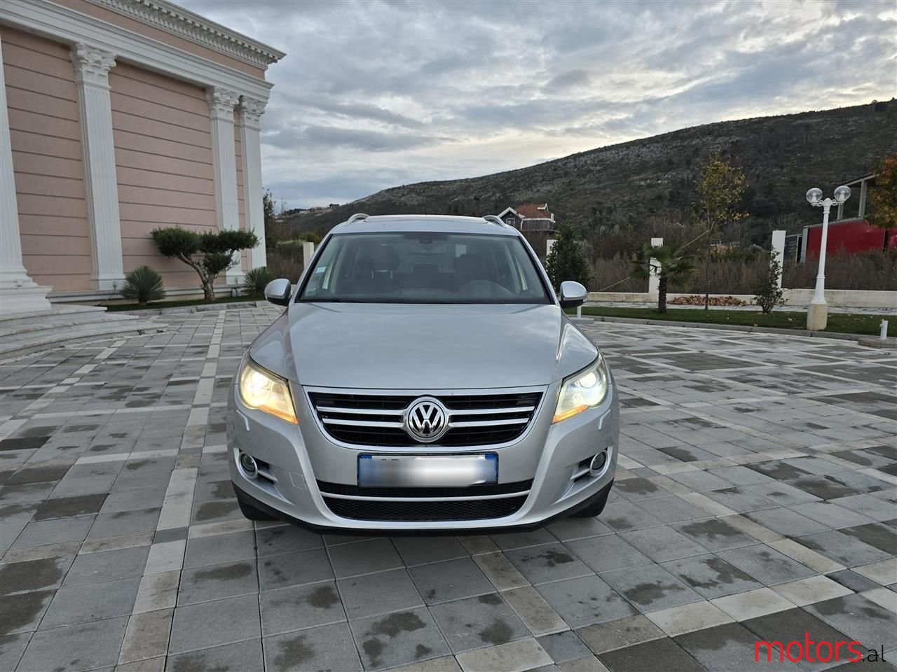 2008' Volkswagen Tiguan photo #3