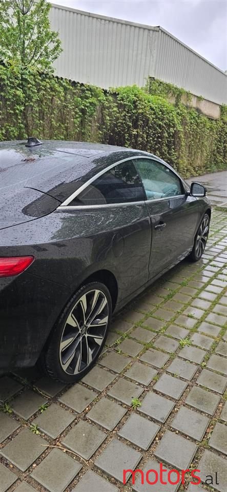 2010' Renault Laguna photo #3