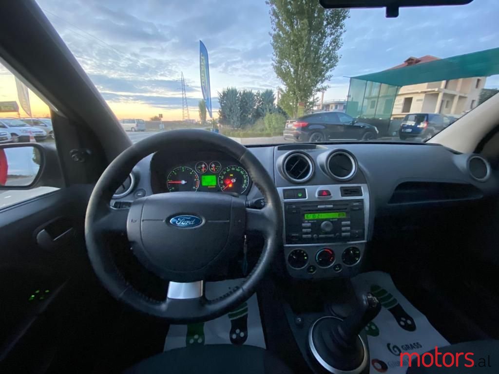 2008' Ford Fiesta photo #2