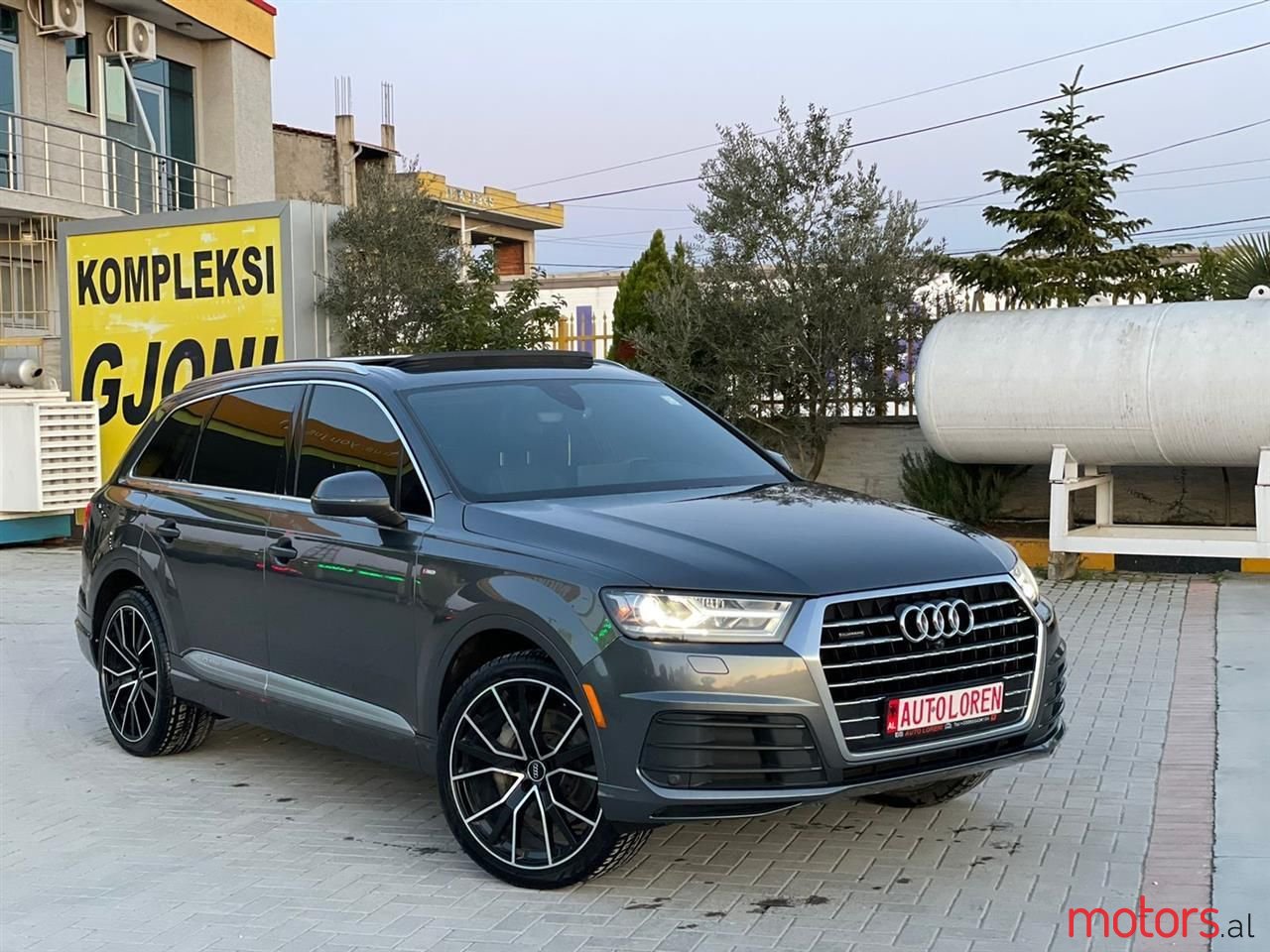 2017' Audi Q7 photo #6