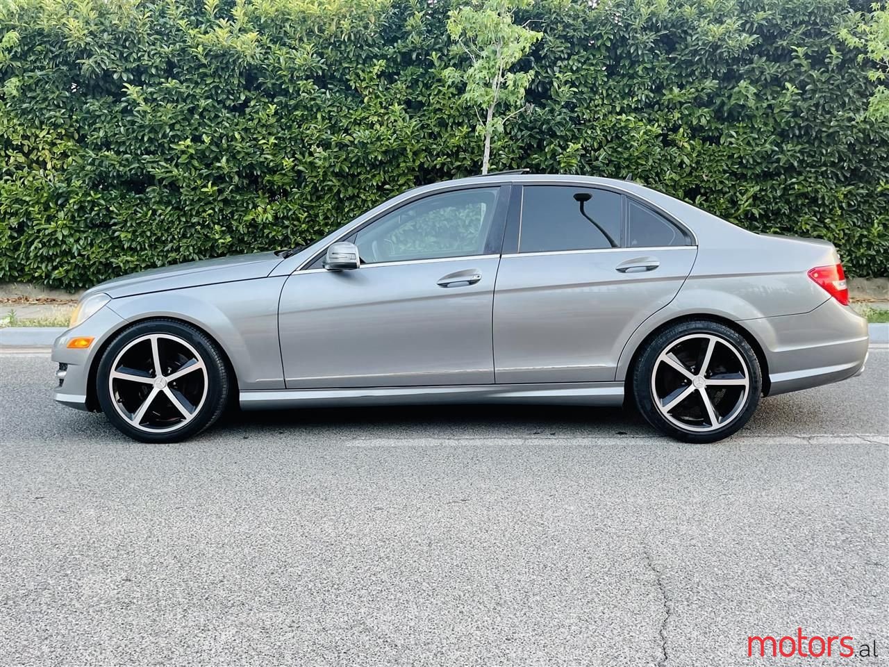 2012' Mercedes-Benz C 250 photo #4