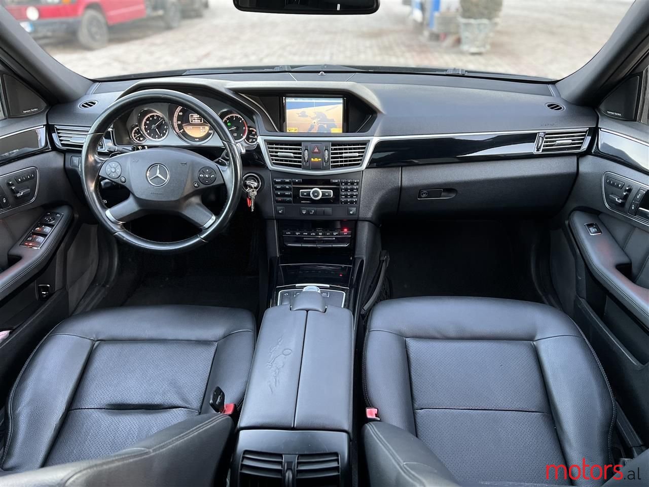 2012' Mercedes-Benz E 350 photo #6