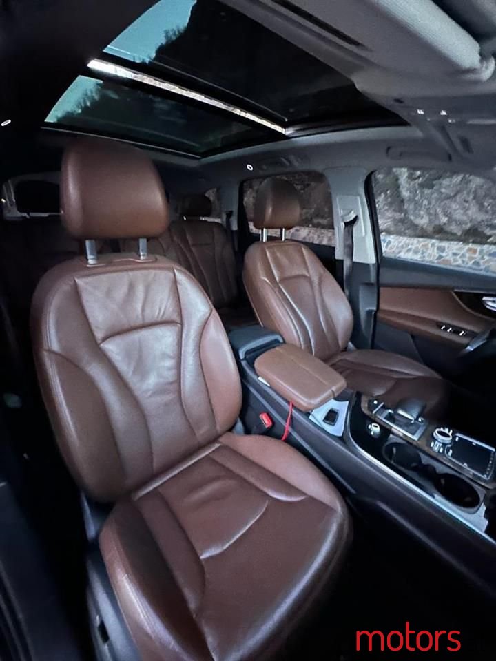 2018' Audi Q7 photo #6