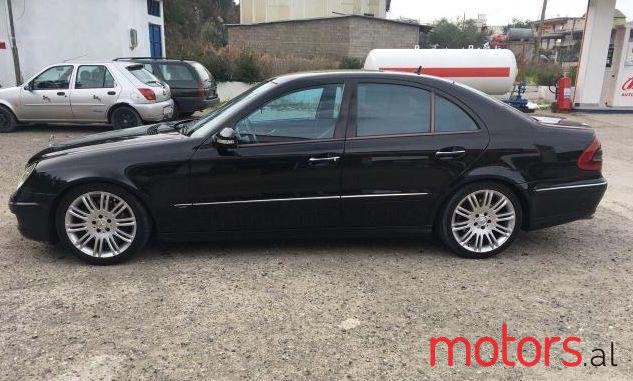 2007' Mercedes-Benz E-Class photo #2