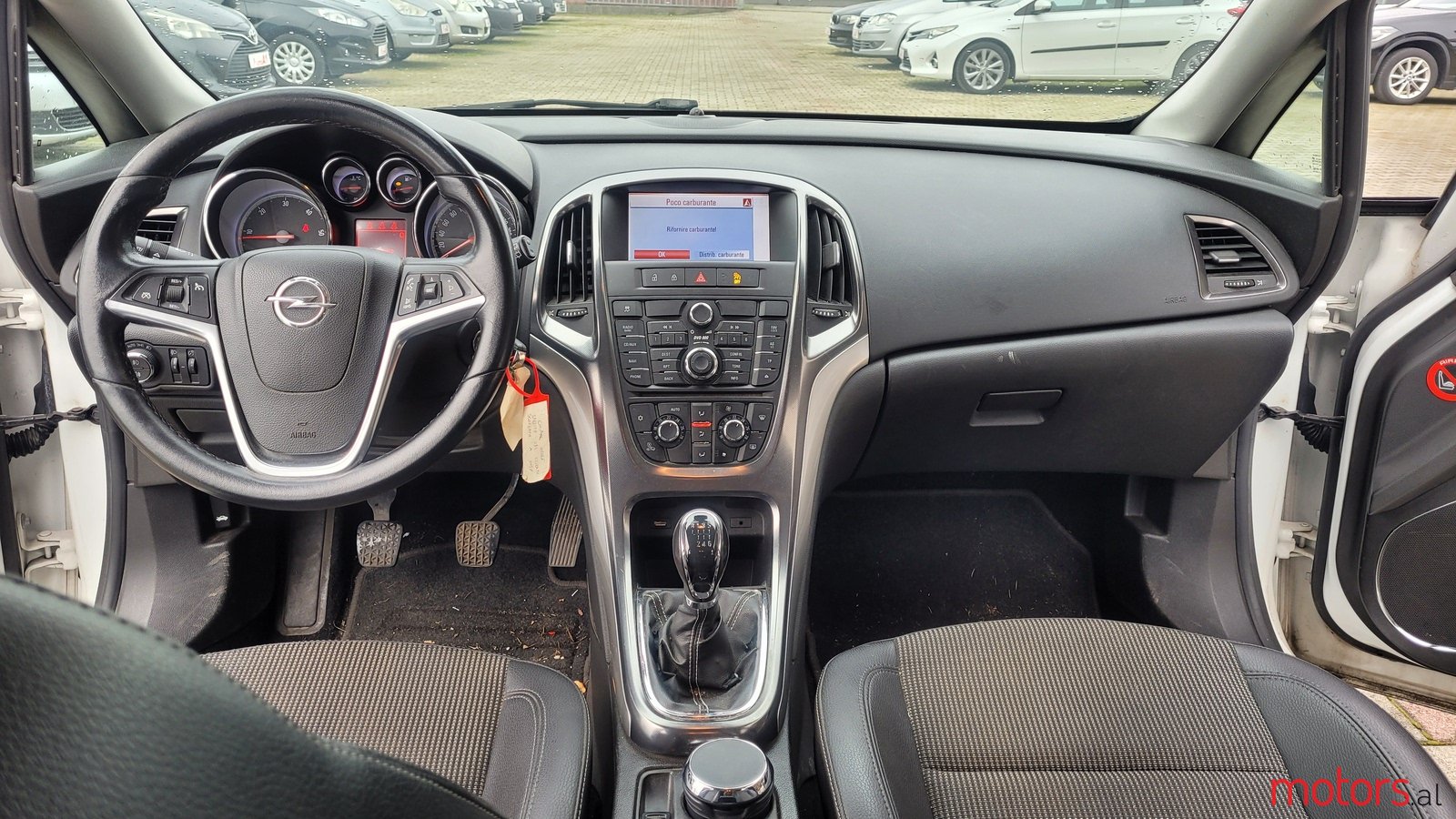 2010' Opel Astra photo #1