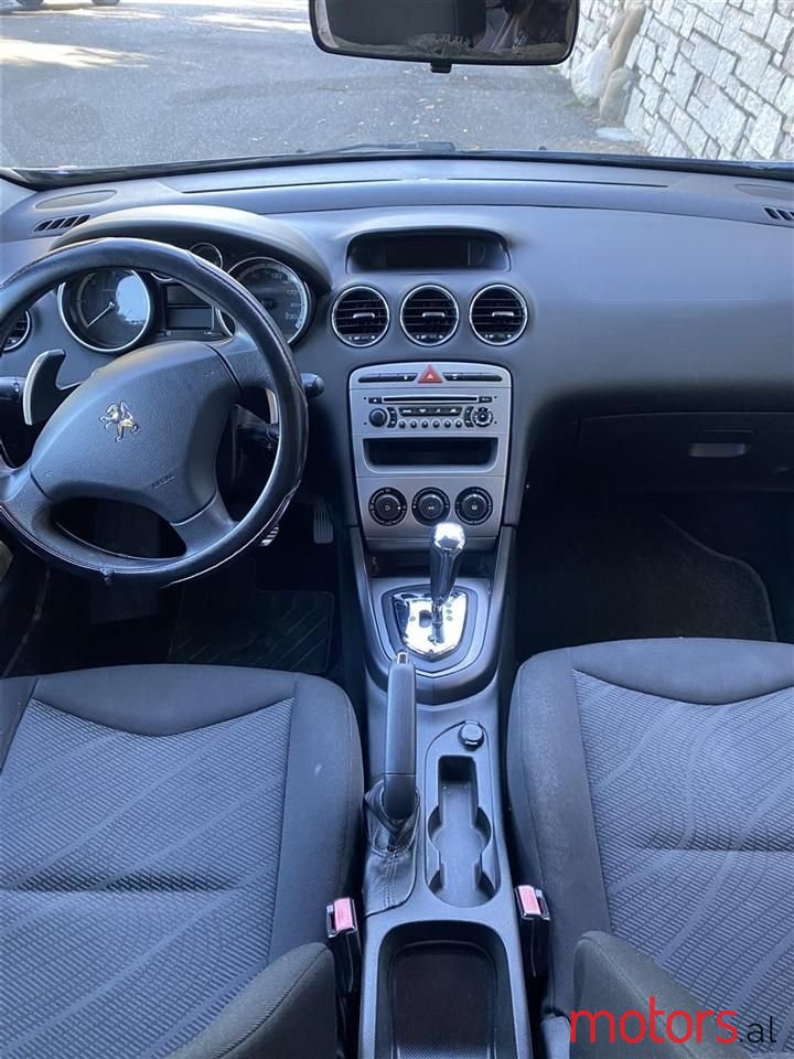 2011' Peugeot 308 photo #6