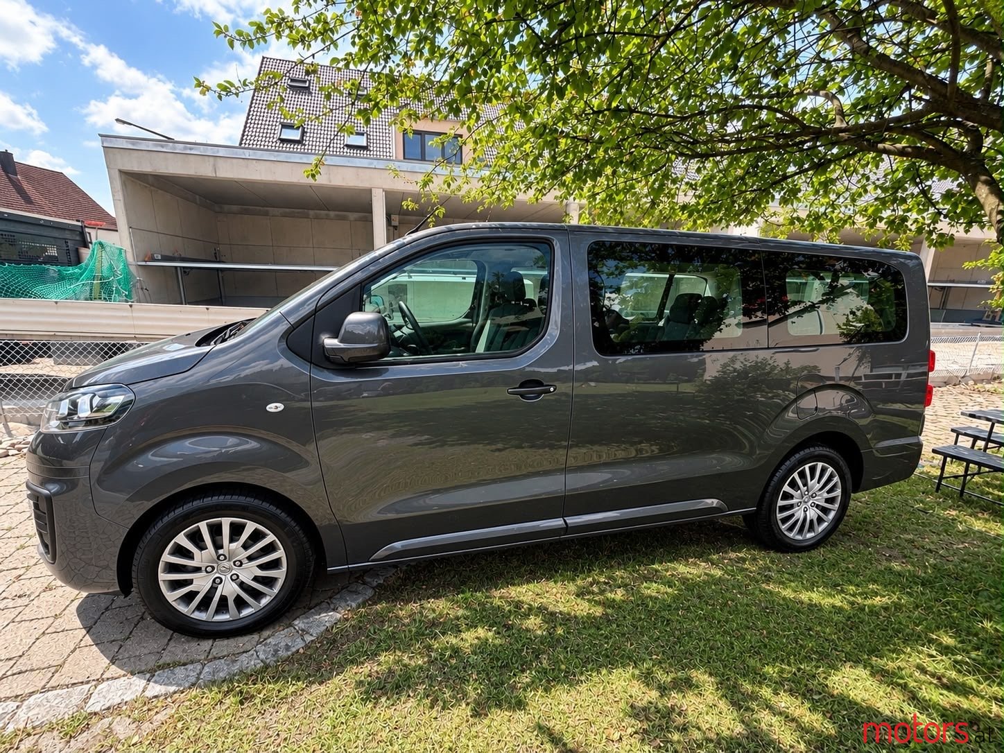 2020' Opel Vivaro photo #1