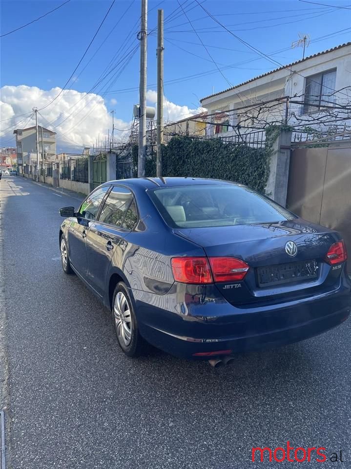 2012' Volkswagen Jetta photo #4