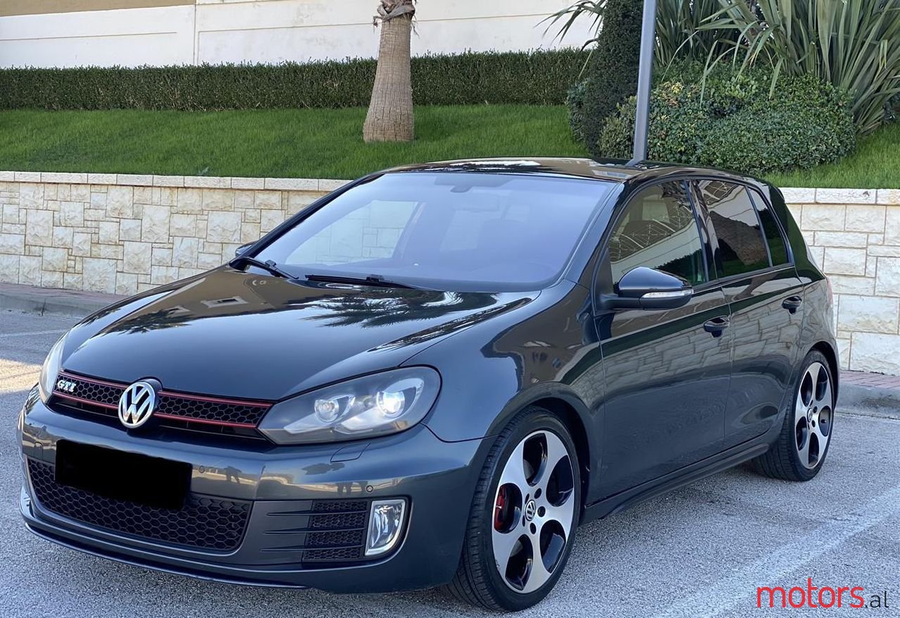 2010' Volkswagen Golf photo #1