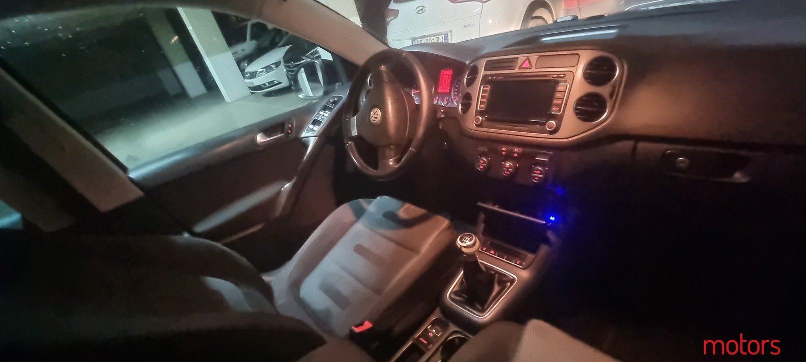 2009' Volkswagen Tiguan photo #5