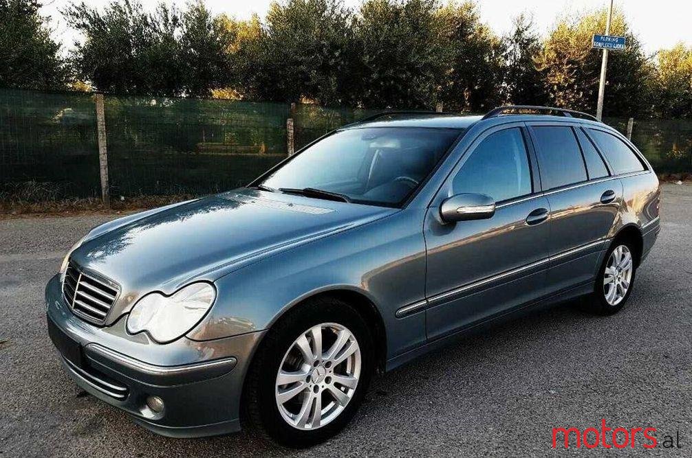 2006' Mercedes-Benz C 220 photo #1