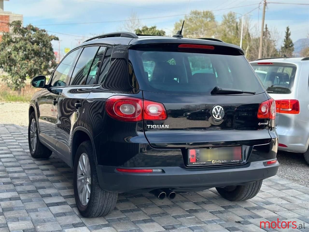 2010' Volkswagen Tiguan photo #5