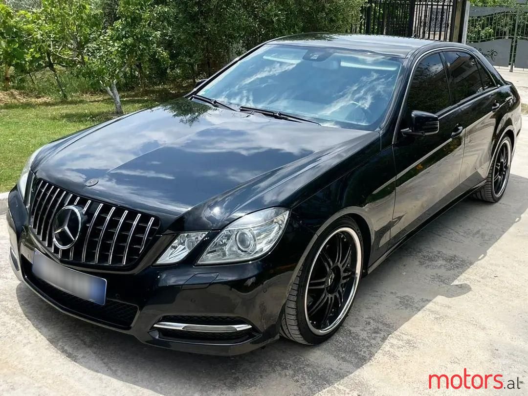 2012' Mercedes-Benz E 350 photo #3