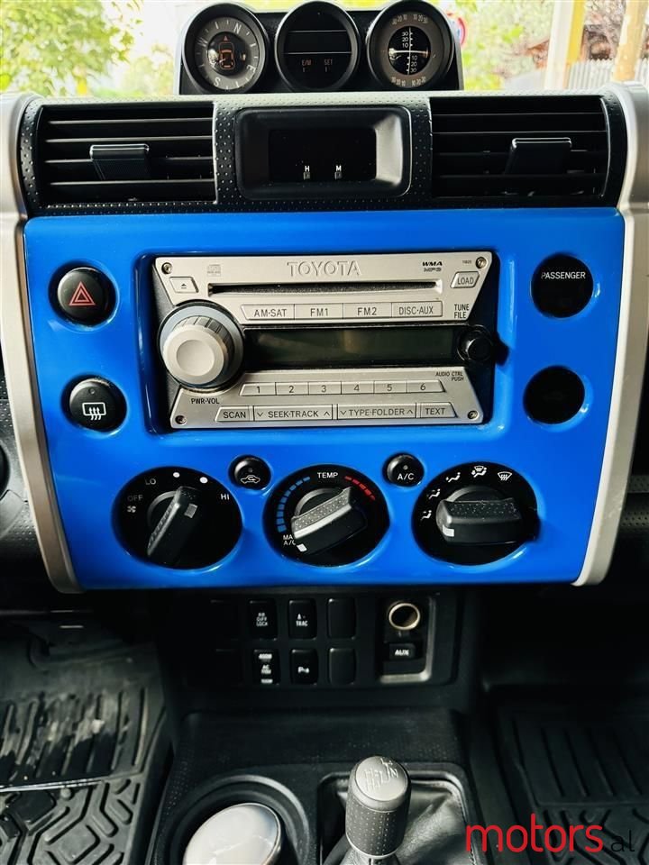 2007' Toyota FJ photo #4