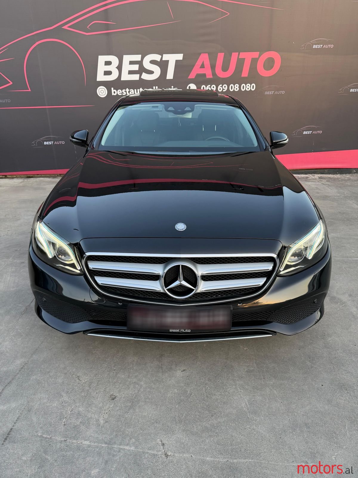 2017' Mercedes-Benz E 220 photo #2